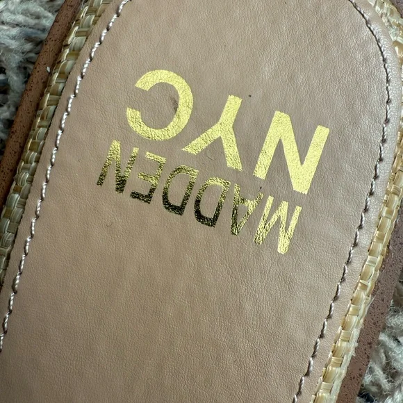 Madden NYC Women’s Classic Flat Slide Sandals Size: 11 - Picture 3 of 5